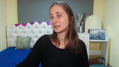 Snapshot of michellee11 chatting on October 6, 11:17 am Michel online show from October 6, 11:17 am