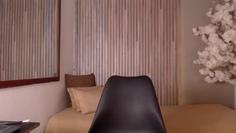 Snapshot of michellee_20 chatting on September 13, 1:13 pm Michelle online show from September 13, 1:13 pm