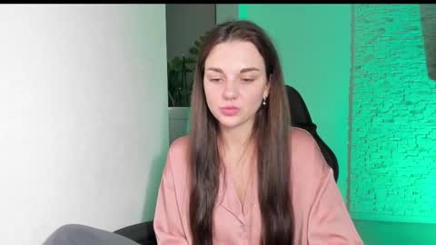 Michellee online show from November 13, 6:43 pm