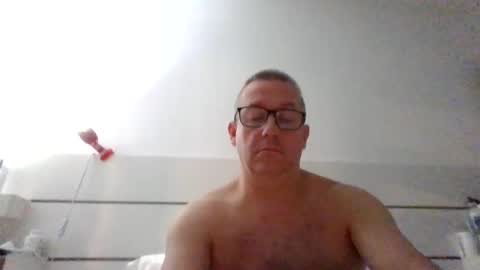 Snapshot of middleton2021 chatting on October 3, 1:15 am middleton2021 online show from October 3, 1:15 am