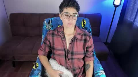 Blue online show from March 12, 4:00 pm