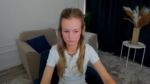 midnighteaura online show from June 26, 5:07 pm