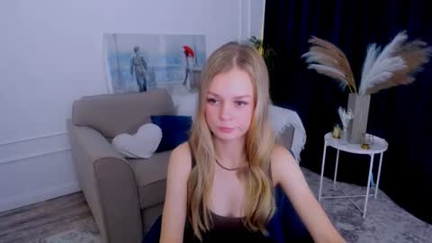 midnighteaura online show from June 30, 12:15 pm