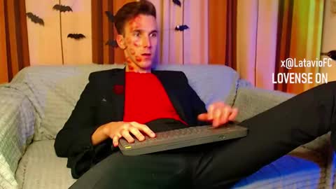 Snapshot of midnighter__ chatting on November 1, 12:00 am Alexey or just Alex online show from November 1, 12:00 am