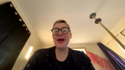 midnightmochi2 online show from May 10, 10:54 am