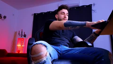 MightyAaron online show from December 15, 5:14 am