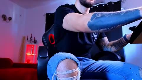 MightyAaron online show from October 28, 9:54 am