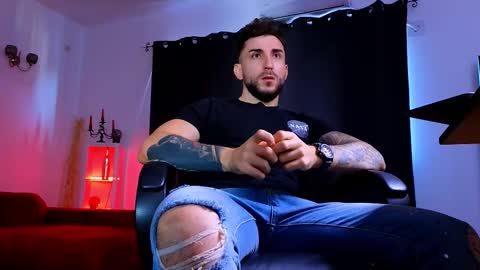 MightyAaron online show from November 22, 7:40 am