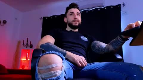 MightyAaron online show from December 18, 7:36 am