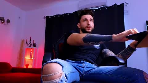 MightyAaron online show from November 20, 7:29 am