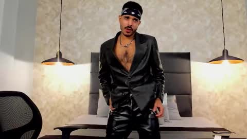 miguelsanfrancisco online show from November 8, 3:26 pm