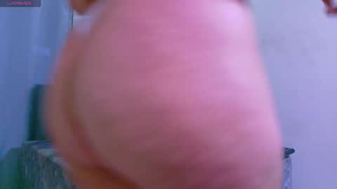 mia online show from April 13, 10:41 am