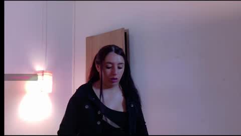 mia online show from January 19, 11:31 am