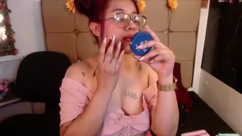 miia online show from April 29, 7:29 pm