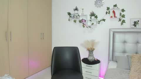 miiaa_k online show from July 9, 10:08 am