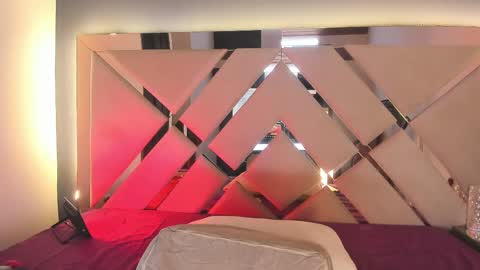 Mia collins online show from November 5, 4:31 pm