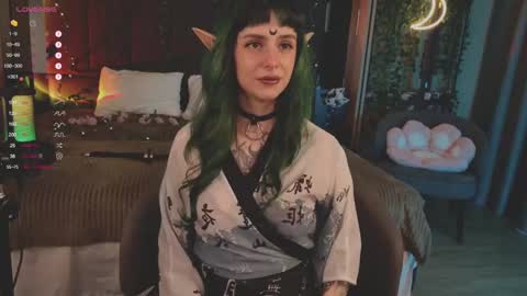 mika_moon_ online show from March 9, 8:18 am