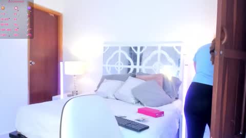 Mikaela blondie bigass online show from December 15, 11:39 am