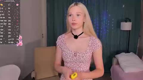 Angel girl online show from July 5, 7:21 pm