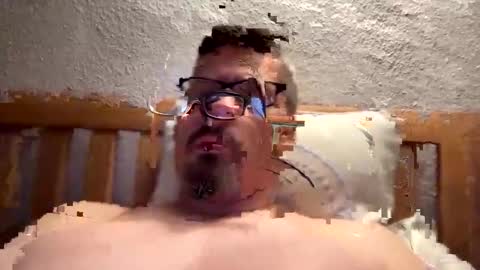 mike4u26 online show from October 28, 9:49 pm