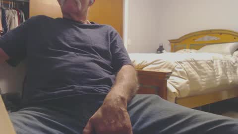 Snapshot of mike694fun chatting on February 27, 3:18 am mike694fun online show from February 27, 3:18 am