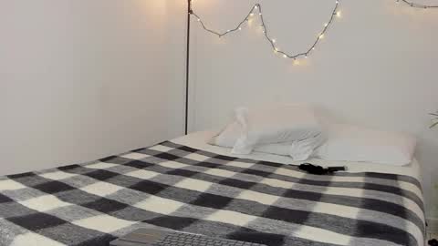 Snapshot of mike__tylor01 chatting on December 17, 5:04 pm Mike Tylor online show from December 17, 5:04 pm