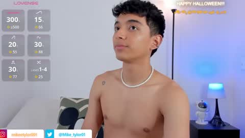 Snapshot of mike__tylor01 chatting on October 20, 8:47 pm Mike Tylor online show from October 20, 8:47 pm