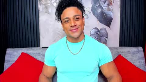 Snapshot of mike_estevess chatting on September 18, 6:06 am   online show from September 18, 6:06 am