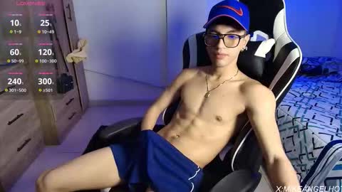 Mike Pineapple online show from March 5, 3:48 am