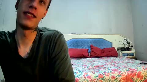 Hot Buns online show from April 15, 12:30 pm