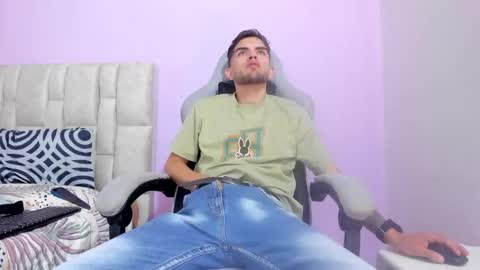 mikebradley15 online show from February 8, 3:32 am