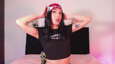 Snapshot of mikee_g chatting on October 20, 1:32 am ZARA BLARE online show from October 20, 1:32 am