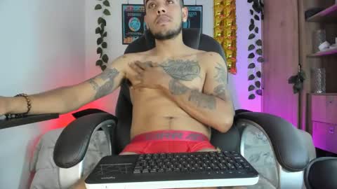 mikee_scooth online show from January 31, 12:17 am