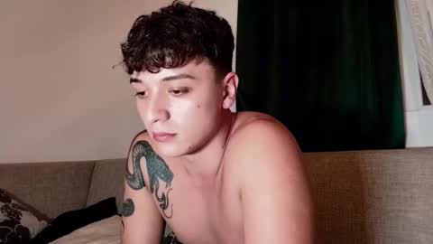 Snapshot of mikelaur chatting on September 28, 8:29 pm MikeLaur online show from September 28, 8:29 pm