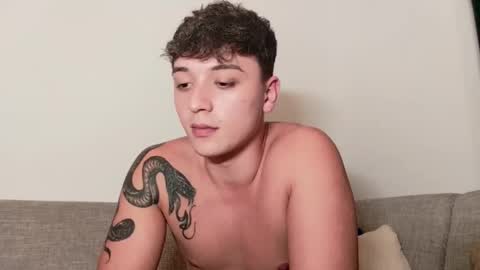 Snapshot of mikelaur chatting on October 3, 5:32 pm MikeLaur online show from October 3, 5:32 pm