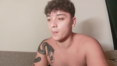 Snapshot of mikelaur chatting on November 1, 8:52 pm MikeLaur online show from November 1, 8:52 pm