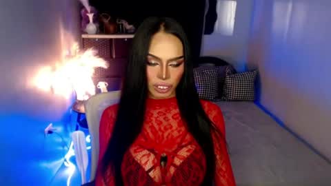 Mistress MikeyAlawi online show from June 18, 11:48 am