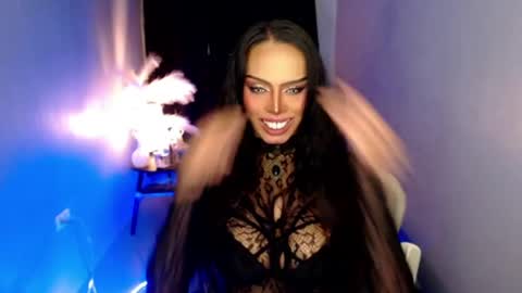 Mistress MikeyAlawi online show from May 20, 5:48 am