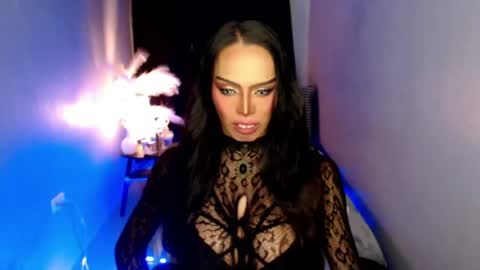 Mistress MikeyAlawi online show from May 28, 10:35 am