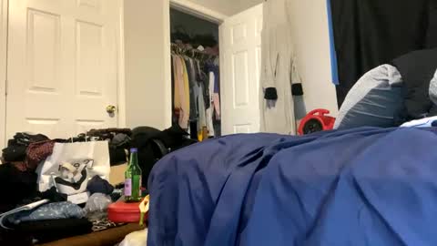 Snapshot of mikeyblunt chatting on January 9, 2:51 pm mikeyblunt online show from January 9, 2:51 pm