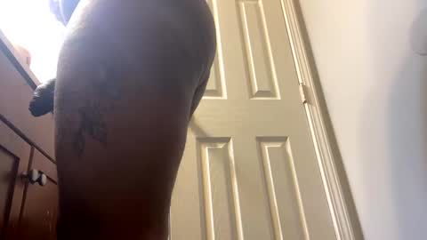 Snapshot of mikeyblunt chatting on January 7, 1:24 pm mikeyblunt online show from January 7, 1:24 pm