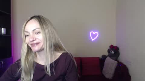 Adalina online show from April 3, 5:31 pm