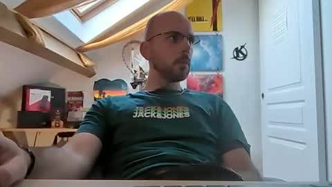 Snapshot of mikmik91 chatting on January 10, 2:34 pm mikmik91 online show from January 10, 2:34 pm