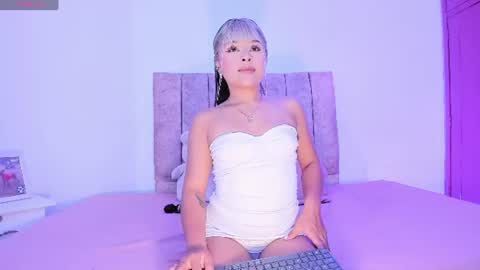 mila_1wood online show from July 16, 1:25 pm