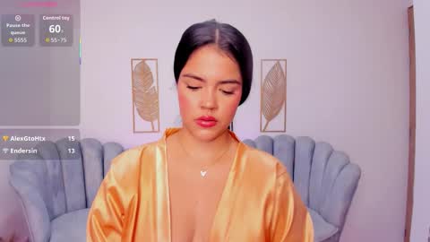 Snapshot of mila_blaze chatting on October 3, 5:05 am mila_blaze online show from October 3, 5:05 am