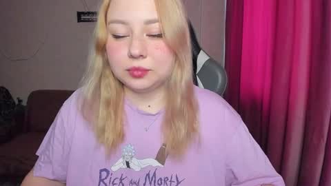 Mila shy sensual person  online show from November 5, 8:38 am