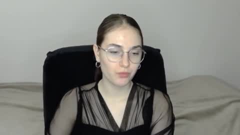 mila_keyy online show from February 27, 8:45 pm