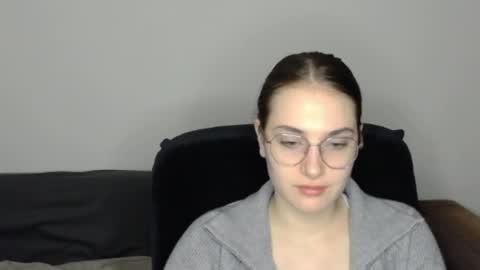 mila_keyy online show from April 27, 8:28 pm