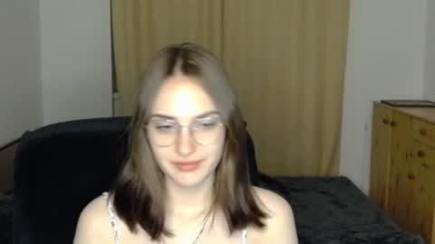 mila_keyy online show from July 17, 8:11 pm