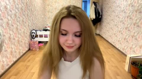 Amelia online show from March 21, 2:33 pm